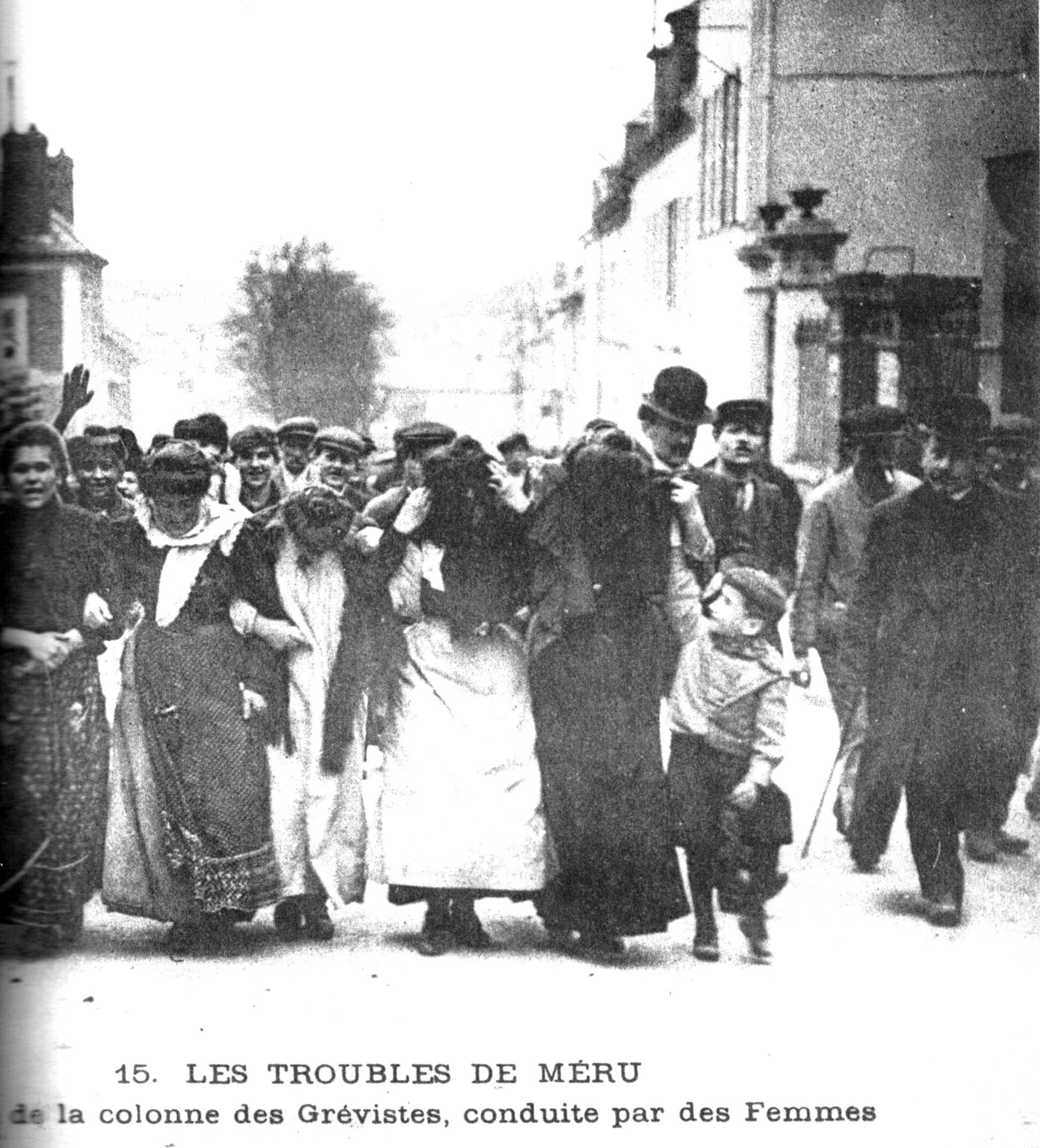 http://www.gerard-verhoest.com/images/1909%20greve%20de%20Meru%20les%20femmes%20en%20tete%20de%20la%20manifestation%20des%20grevistes.jpg